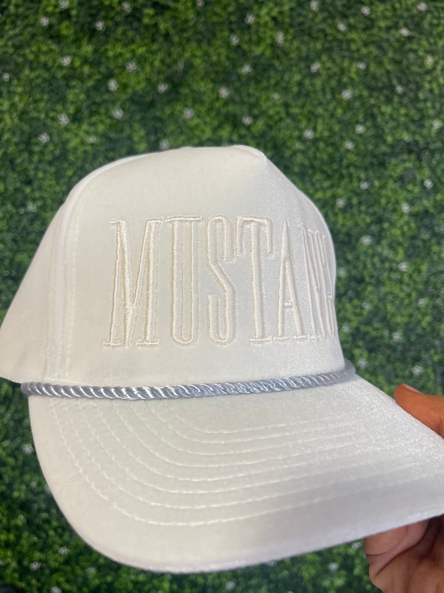 VELVET ROPE HAT