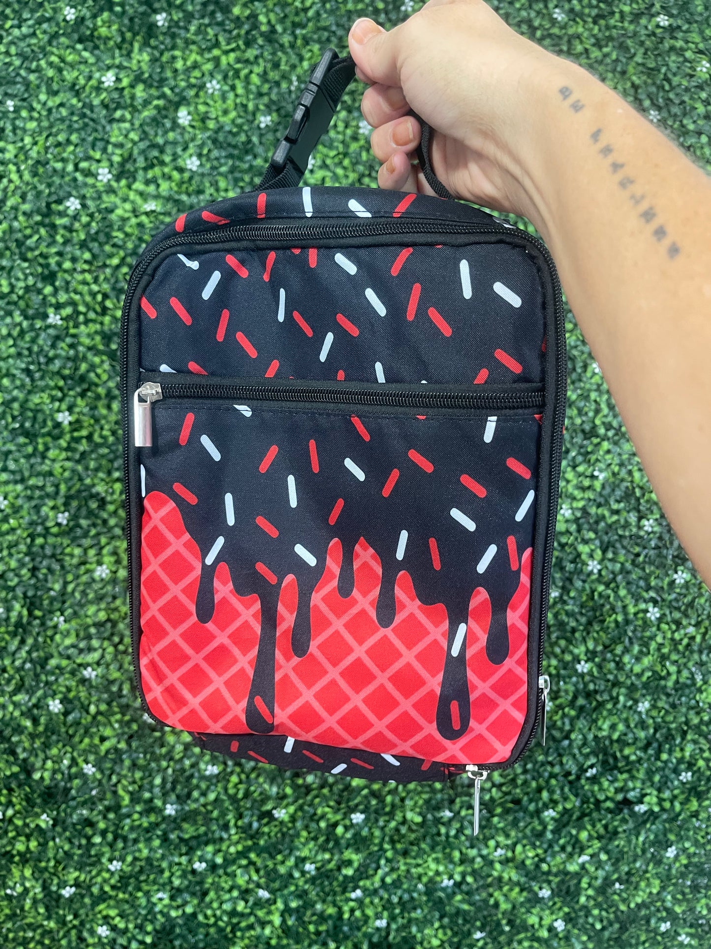 RED/BLACK Drip lunchbox