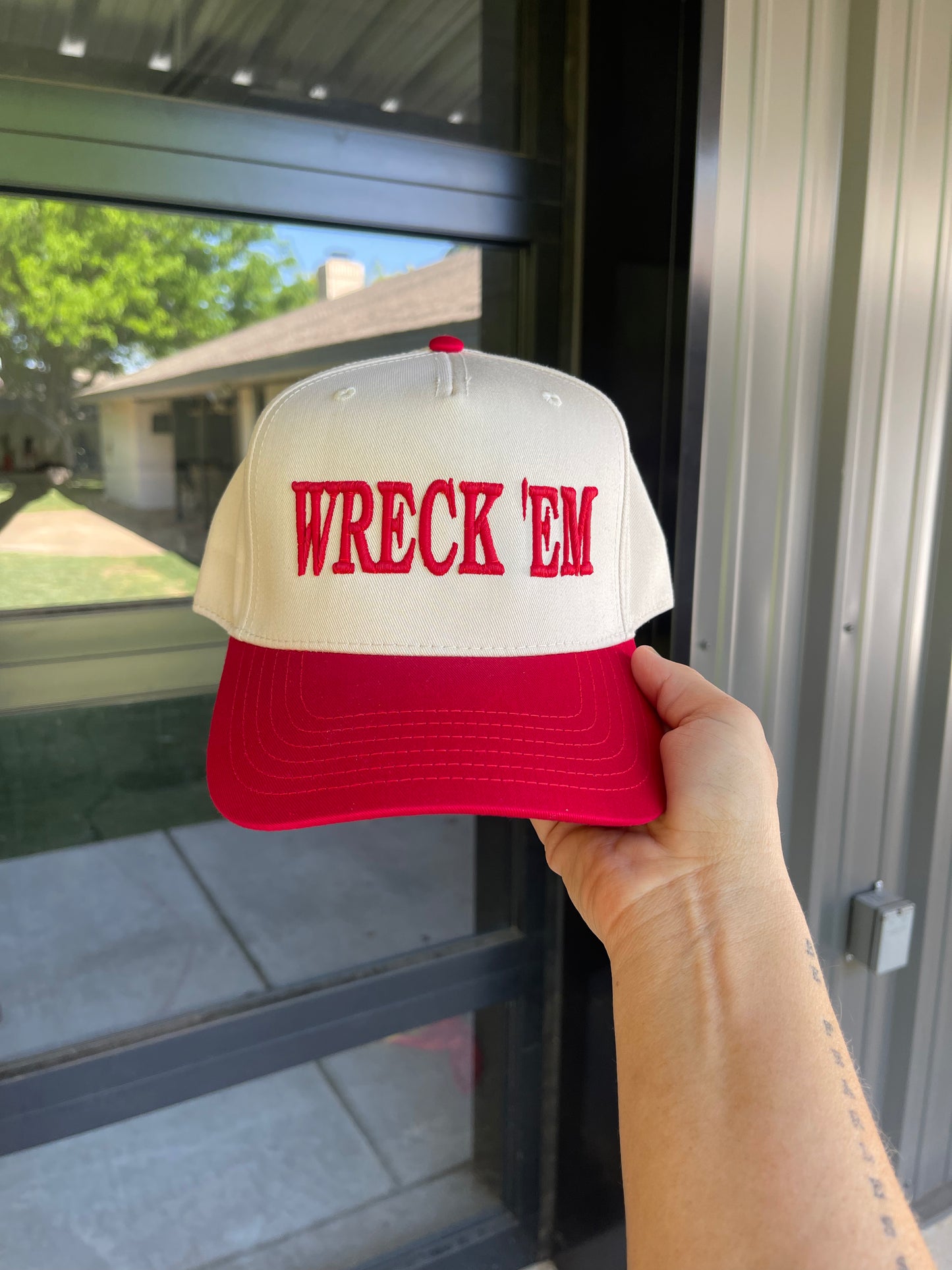 WRECK ‘EM - red/cream