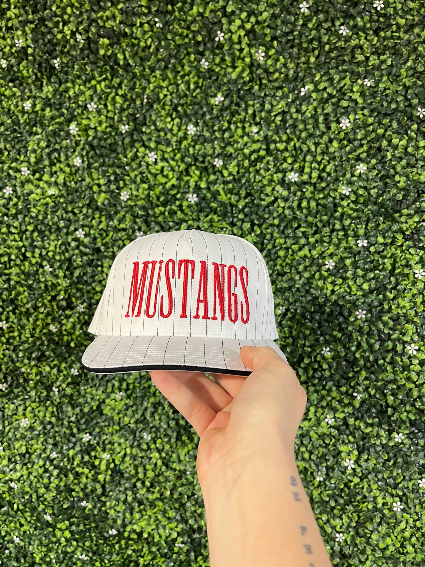 MUSTANGS pinstripe hat